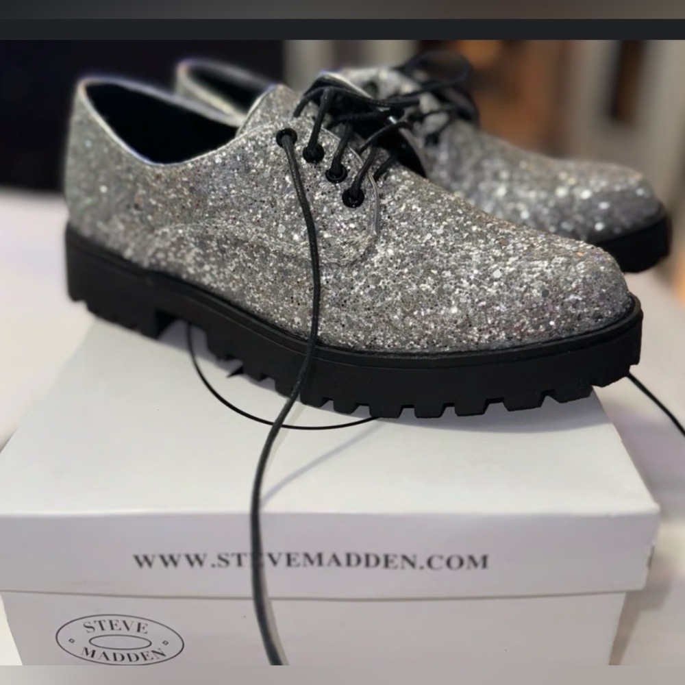 NEW (no box) Steve Madden Silver Glitter Women's Shoes